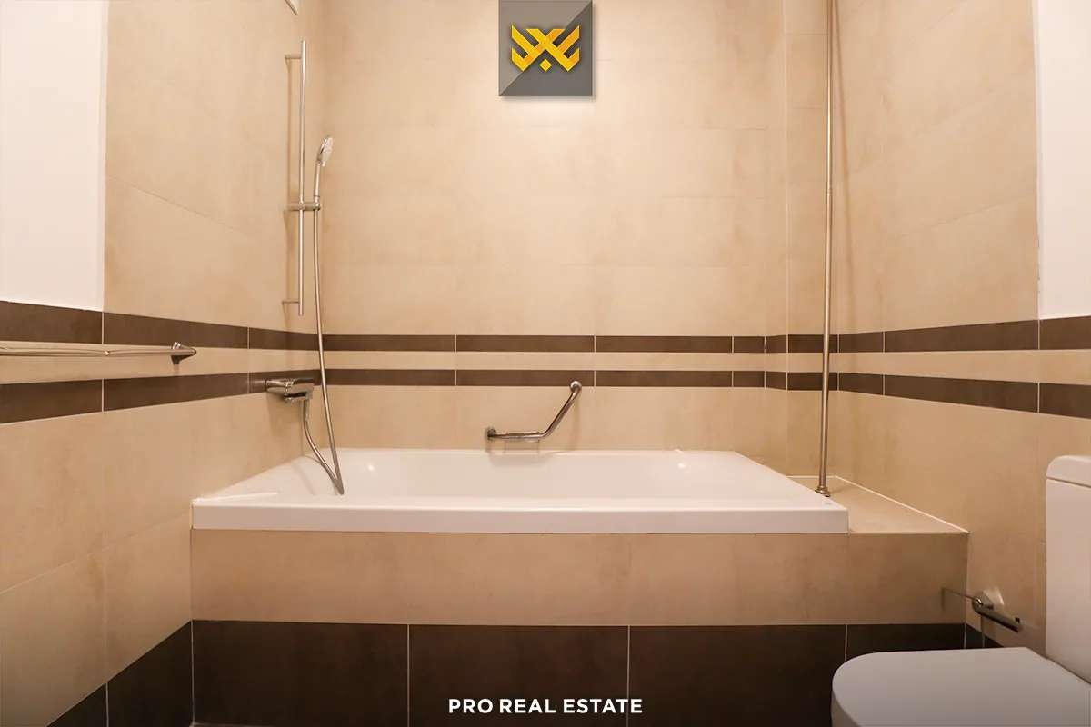 Shtëpi 260m² me #QIRA në Lagjen Fshati Ndërkombëtar