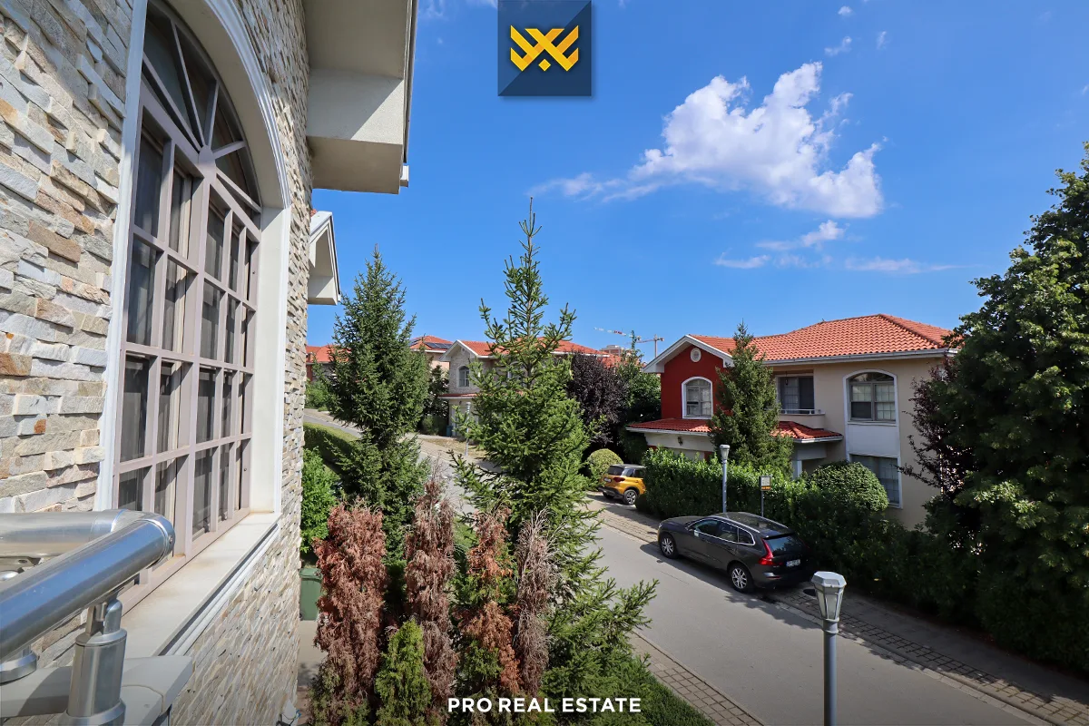 Shtëpi 260m² me #QIRA në Lagjen Fshati Ndërkombëtar