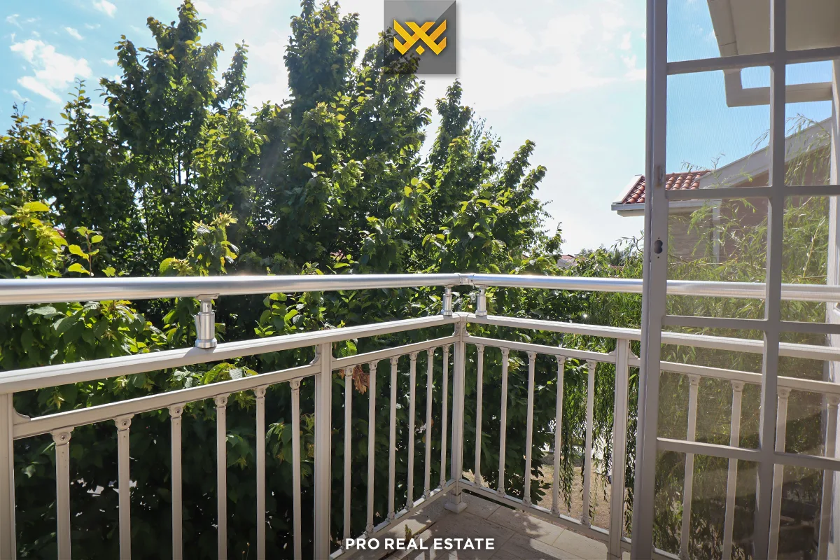 Shtëpi 260m² me #QIRA në Lagjen Fshati Ndërkombëtar