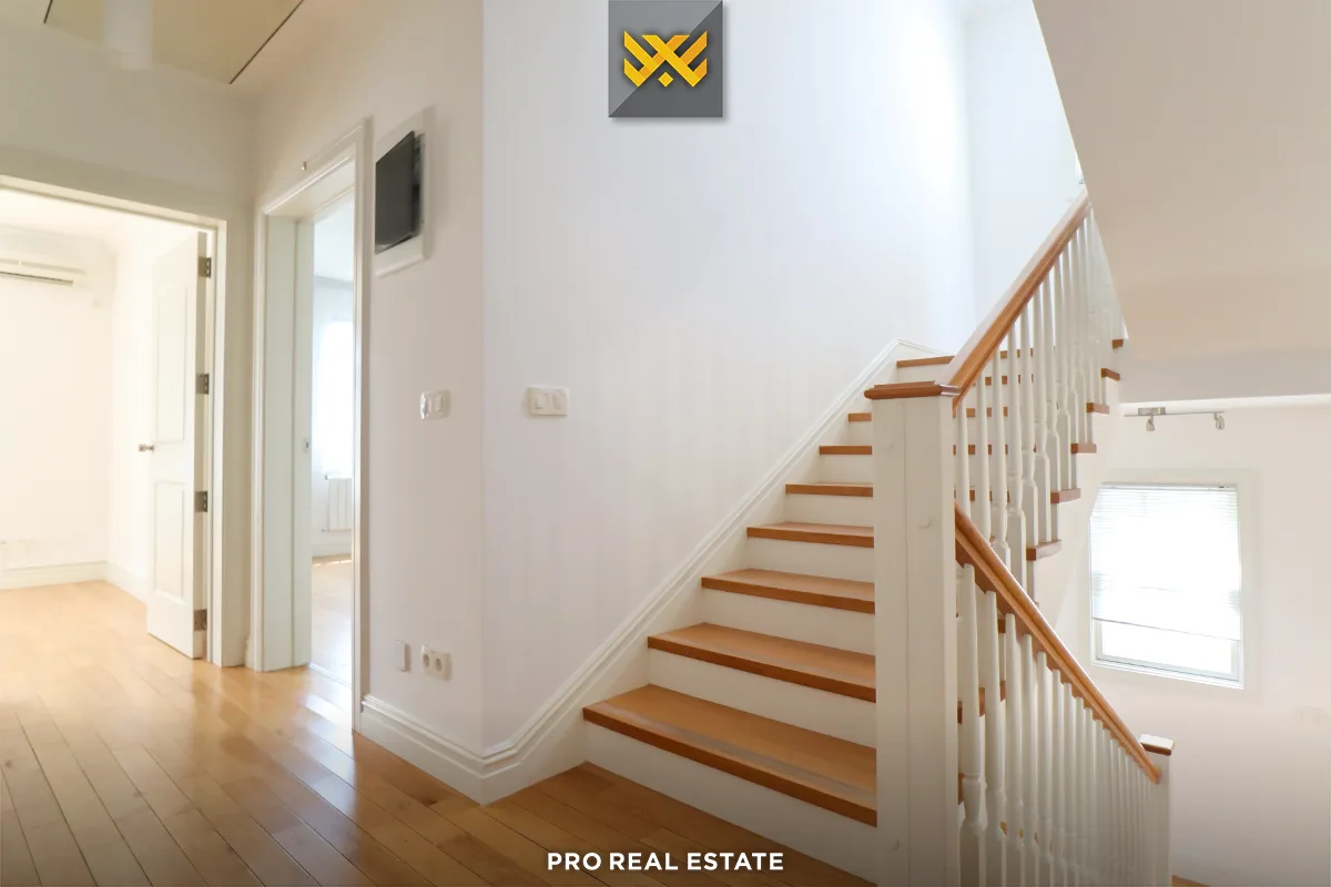 Shtëpi 260m² me #QIRA në Lagjen Fshati Ndërkombëtar