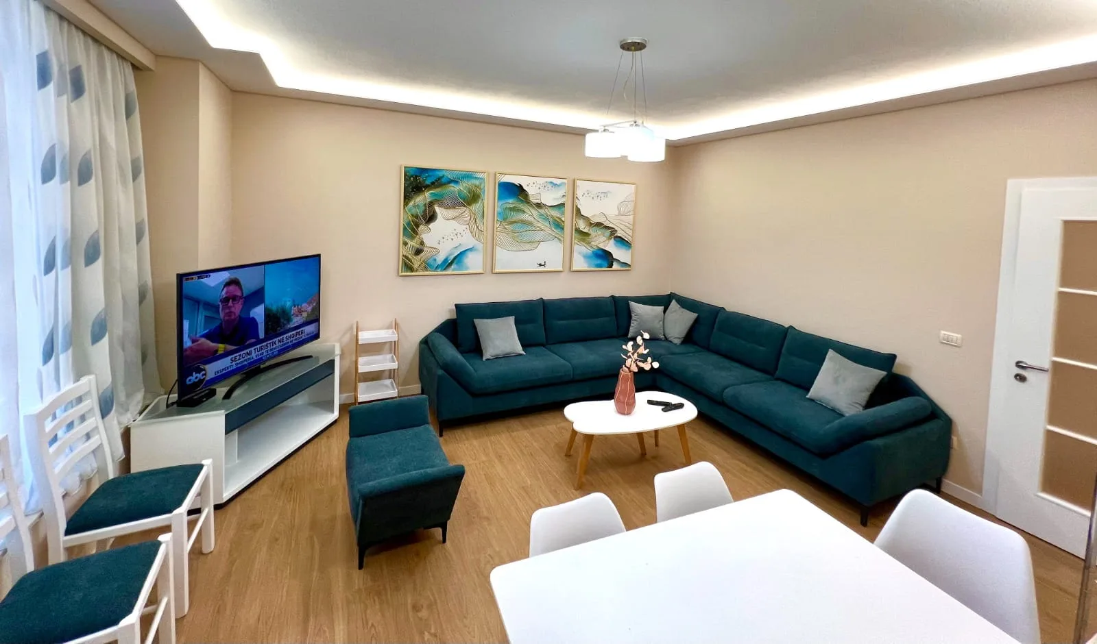 Apartament Me Qera 1+1 Tek Ish Tregu Elektrik (ID B2101131) Tirane.