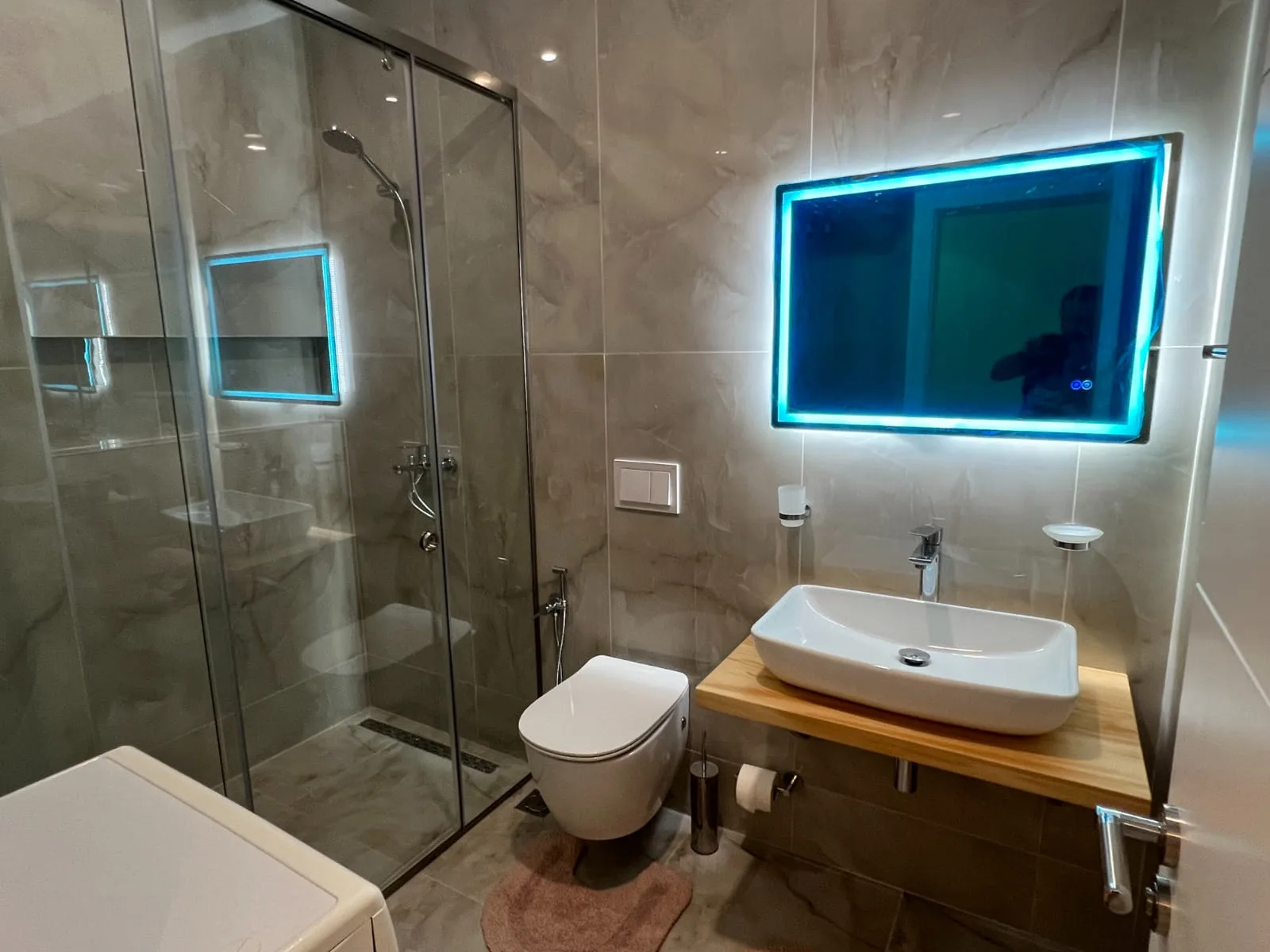 Apartament Me Qera 1+1 Tek Ish Tregu Elektrik (ID B2101131) Tirane.