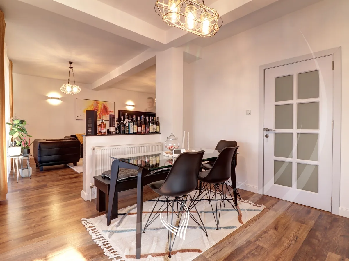 Penthouse 155.16m2 me qira në lagjen Aktash