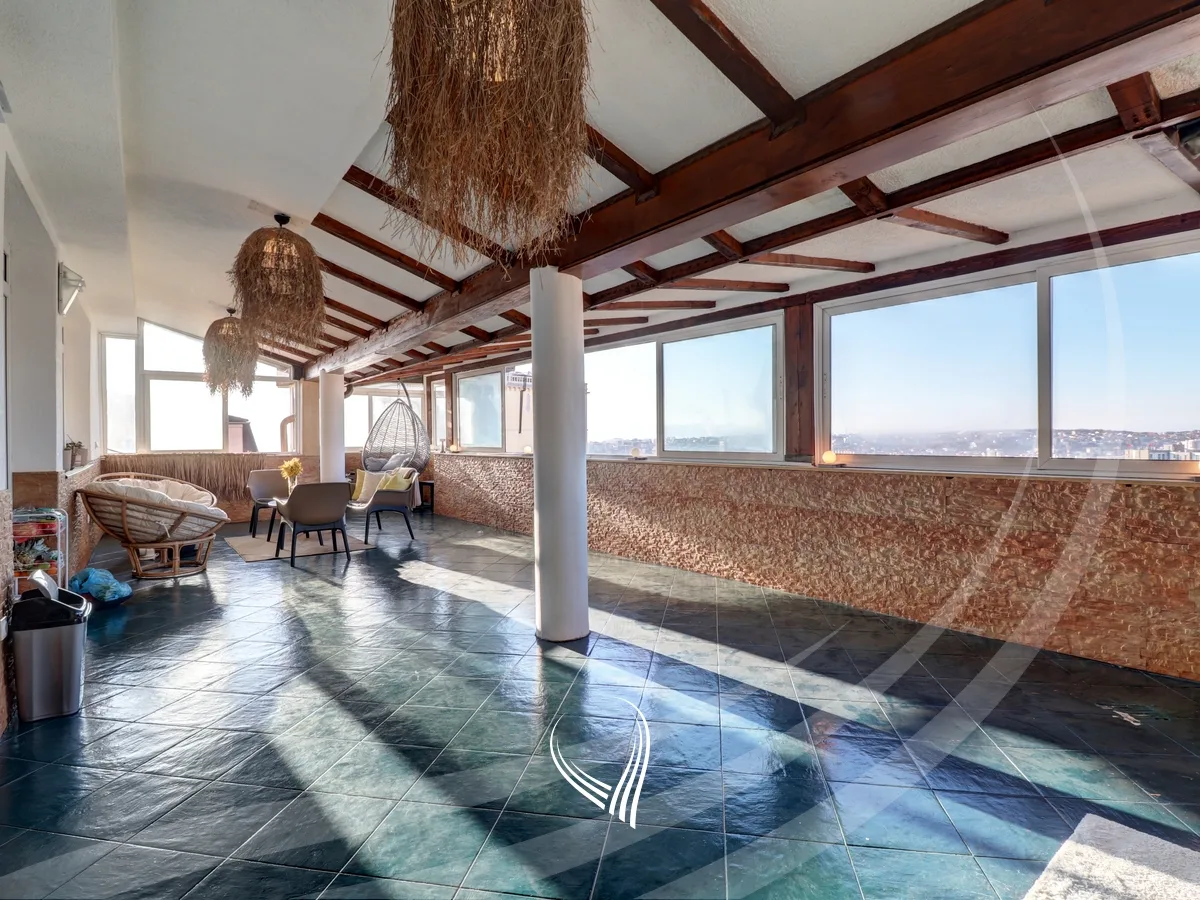 Penthouse 155.16m2 me qira në lagjen Aktash