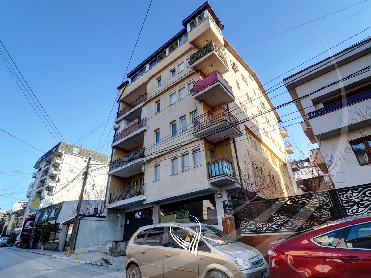 Penthouse 155.16m2 me qira në lagjen Aktash