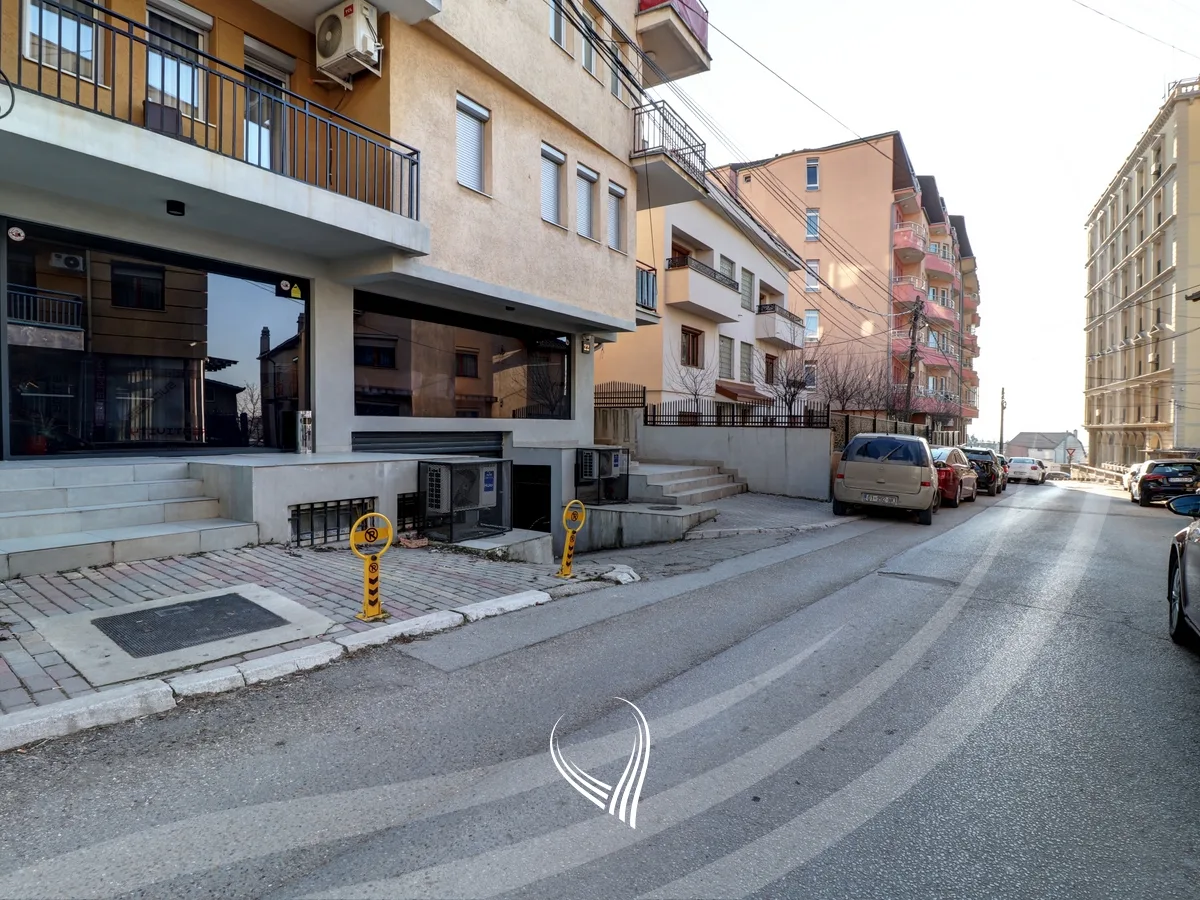 Penthouse 155.16m2 me qira në lagjen Aktash