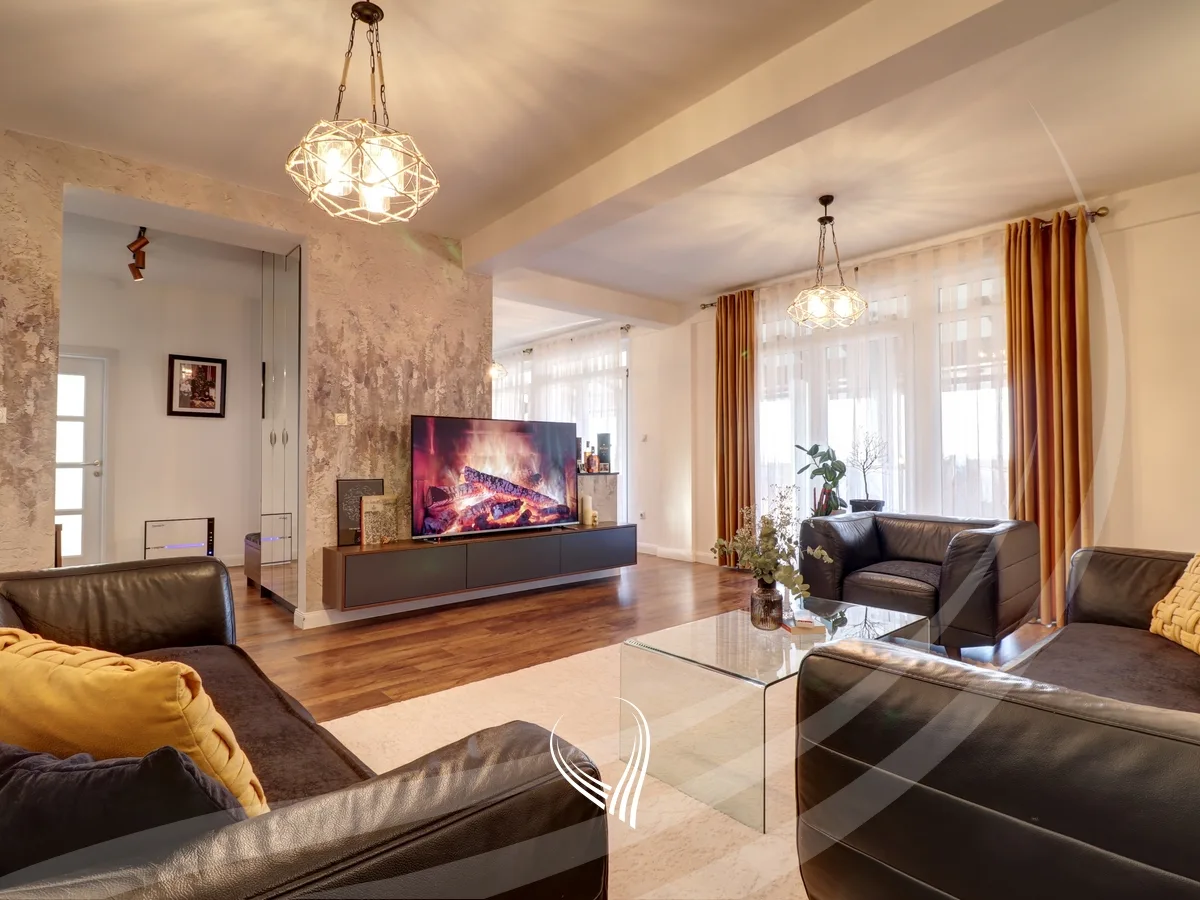 Penthouse 155.16m2 me qira në lagjen Aktash
