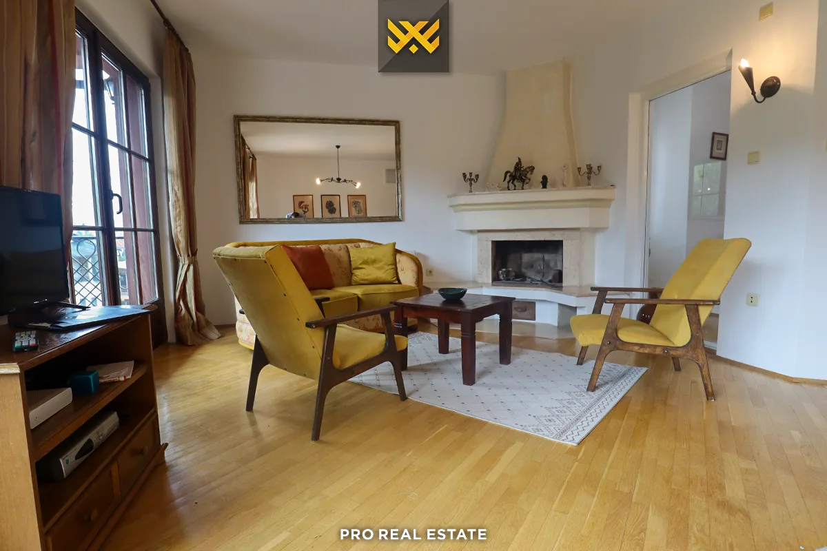 Shtëpi 250m² me #QIRA në Sofali