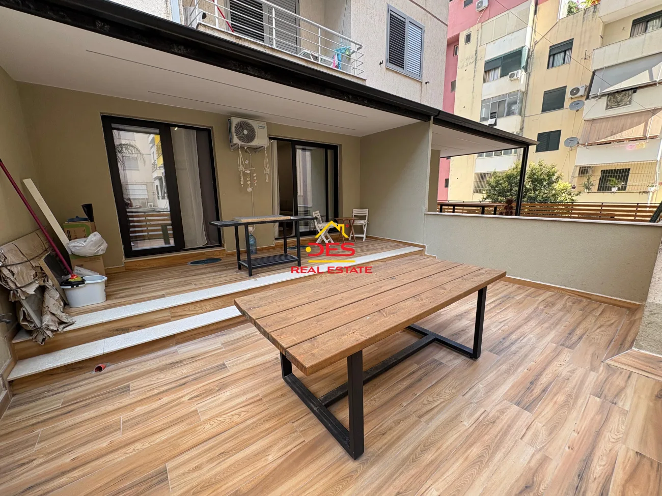 Jepet me qira apartament luksoz 1+1+ verandë te ish-kombinati i peshkut, vlorë