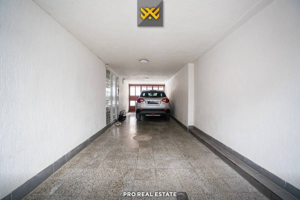 Shtëpi 330m² për #SHITJE në Tophane