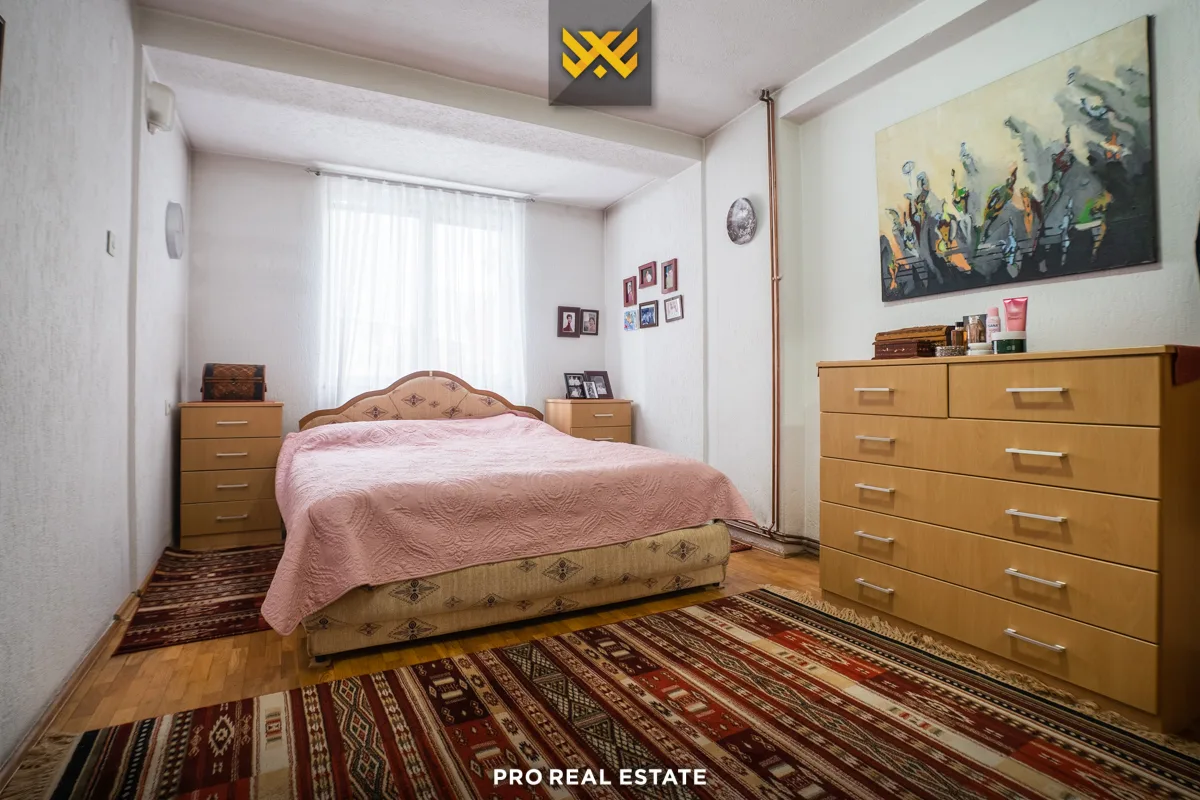 Shtëpi 330m² për #SHITJE në Tophane