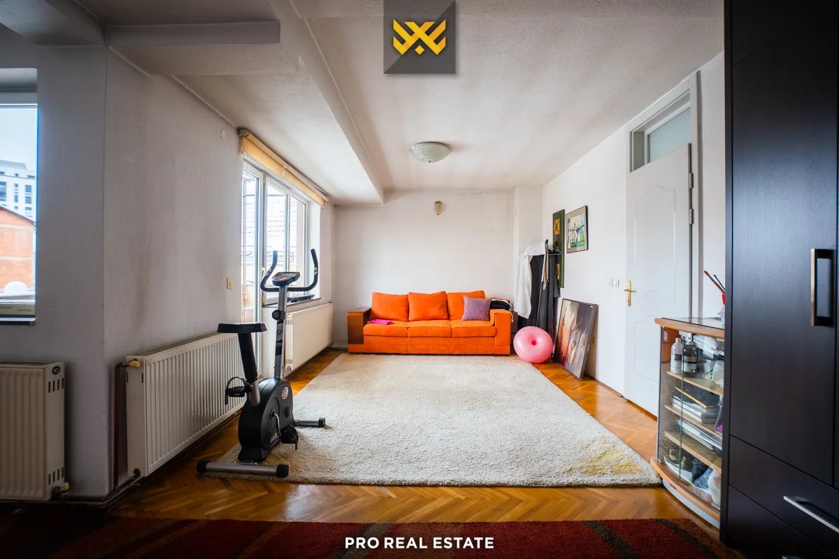 Shtëpi 330m² për #SHITJE në Tophane