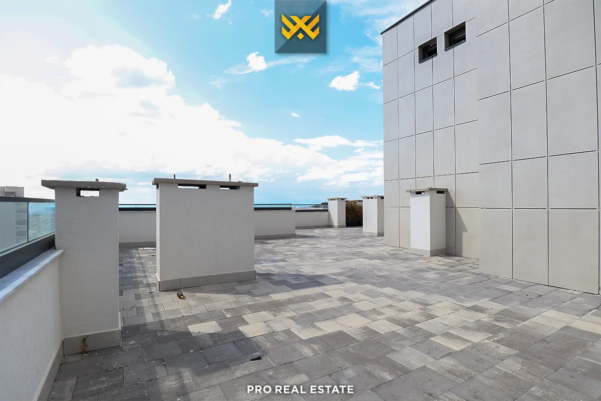 Banesë Penthouse 154m² + 183m² për #SHITJE në Bregun e Diellit