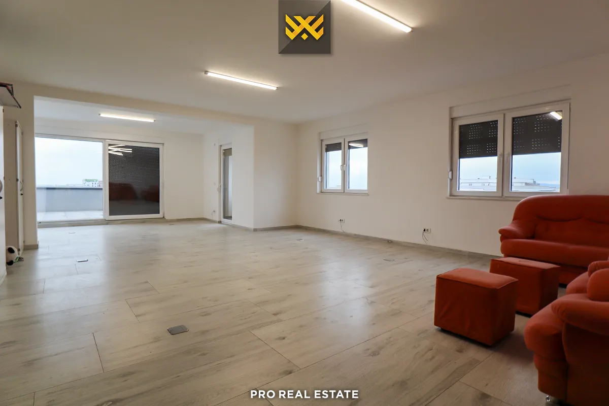 Penthouse / Zyrë 150m² me #QIRA në Fushë Kosovë