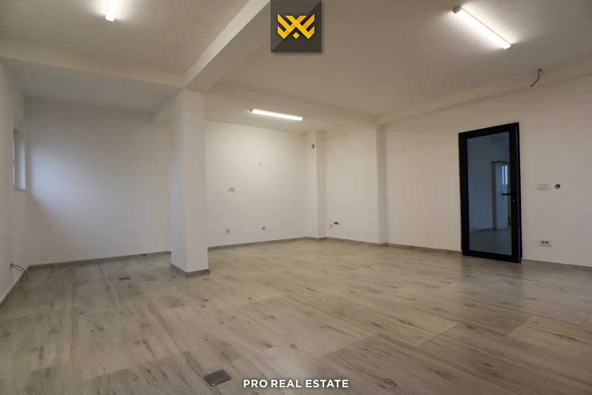 Penthouse / Zyrë 150m² me #QIRA në Fushë Kosovë