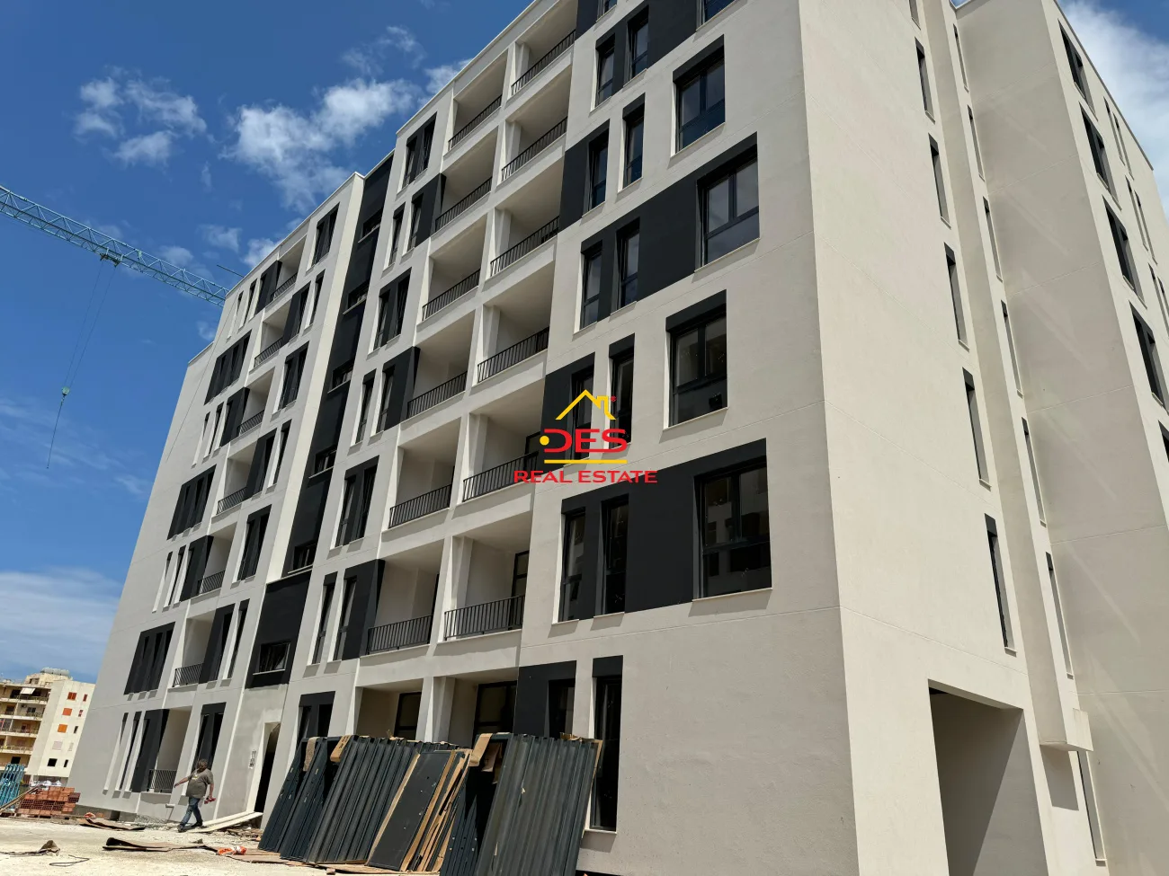 Shite apartament 2+1+2 në kompleksin më të ri në orikum.