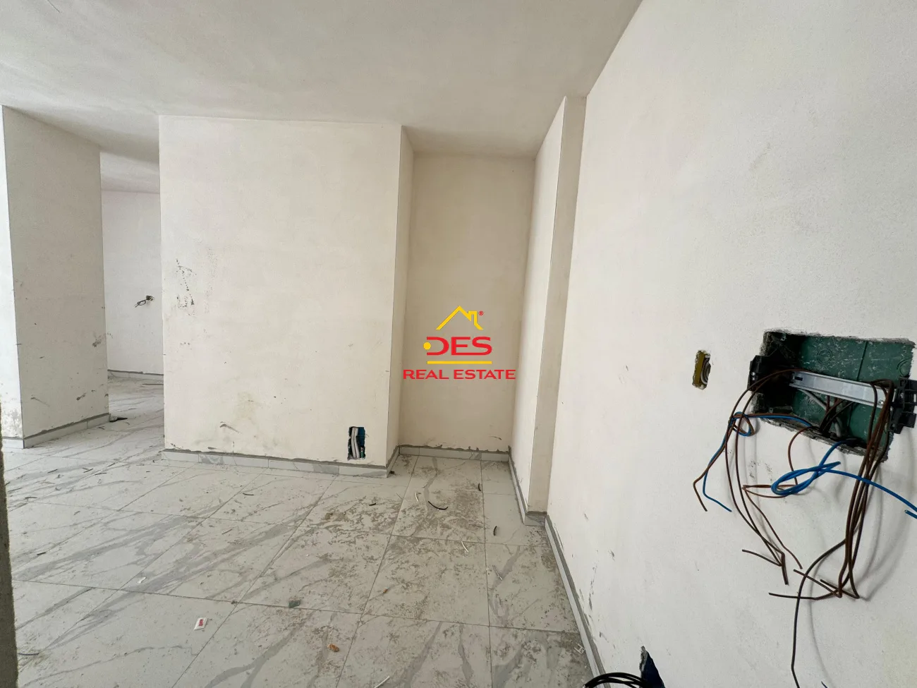 Shite apartament 2+1+2 në kompleksin më të ri në orikum.