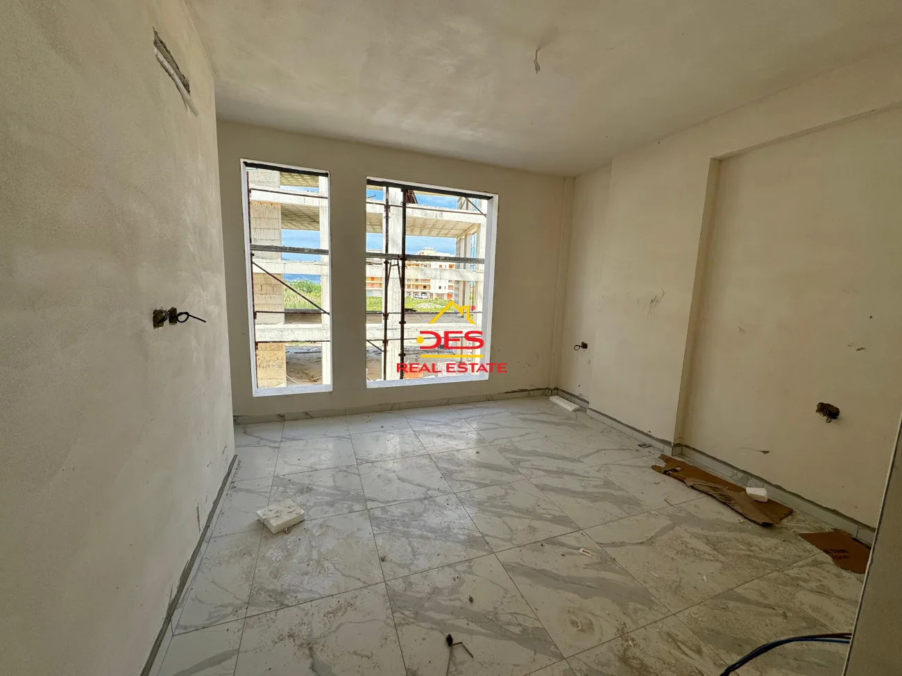 Shite apartament 2+1+2 në kompleksin më të ri në orikum.