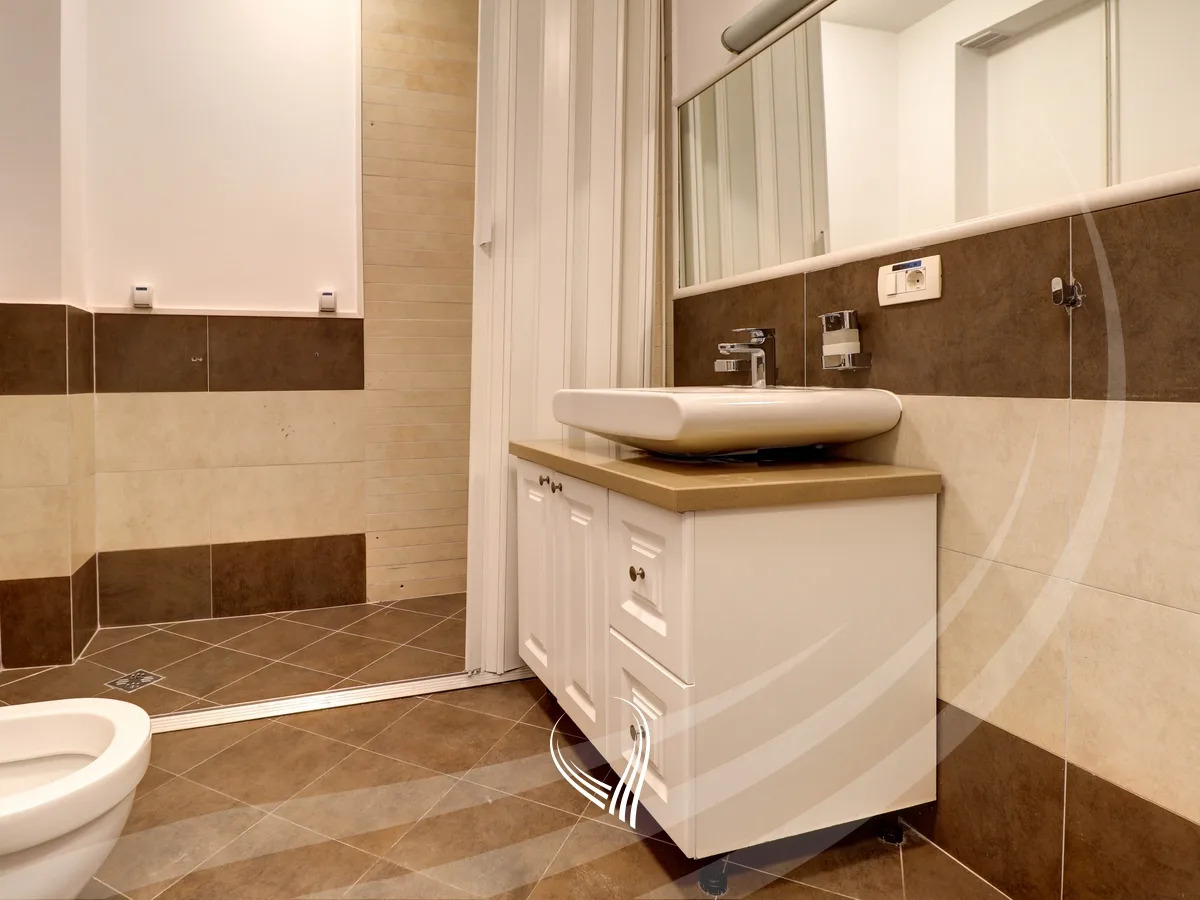 Shtëpi 300m2 me qira në Fshatin Ndërkombëtar - International Village