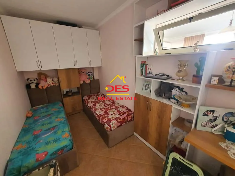 Shitet apartament 2+1 pranë fakultetit të shkencave humane ,vlorë
