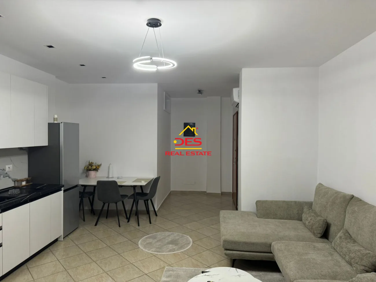 JEPET ME QIRA APARTAMENT 2+1 NË BULEVARD (Pranë Tirana bank) ,VLORË!