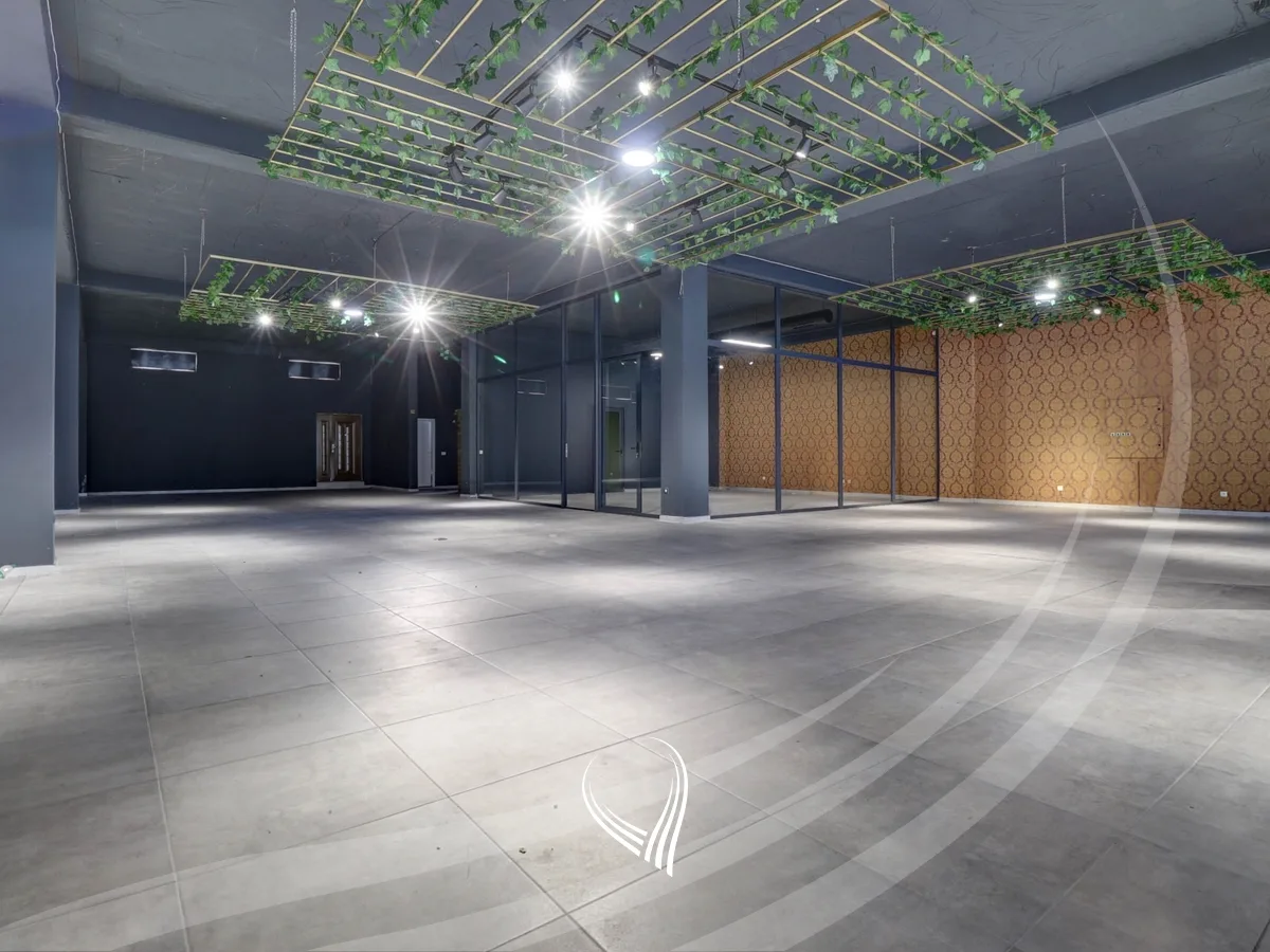 Objekt afarist 3800m2 me qira në Prelez