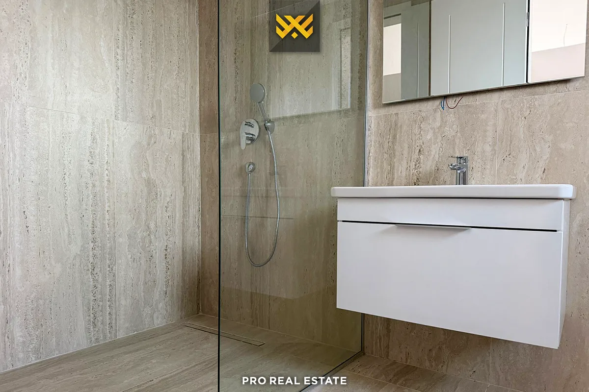Shtëpi 245m² për #SHITJE në Lagjen Priam Village