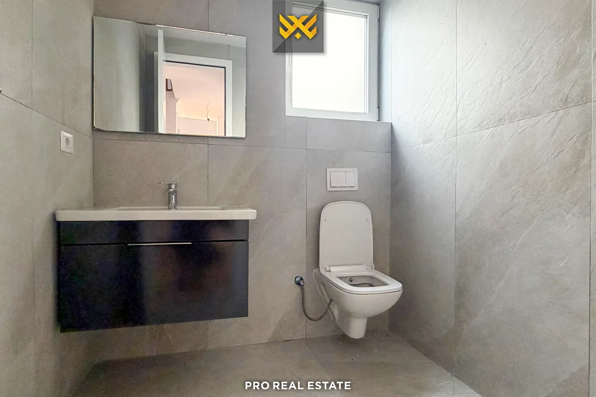 Shtëpi 245m² për #SHITJE në Lagjen Priam Village