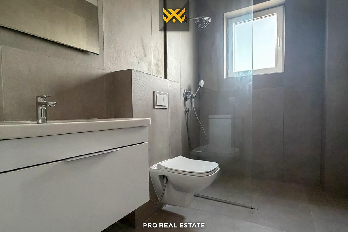 Shtëpi 245m² për #SHITJE në Lagjen Priam Village