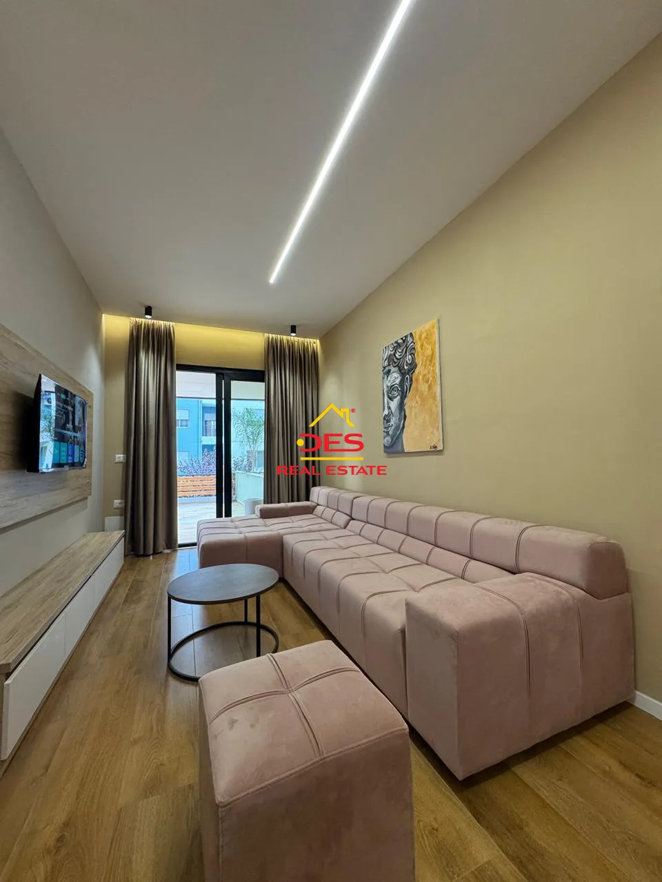Jepet me qira apartament luksoz 1+1+ verandë te ish-kombinati i peshkut, vlorë