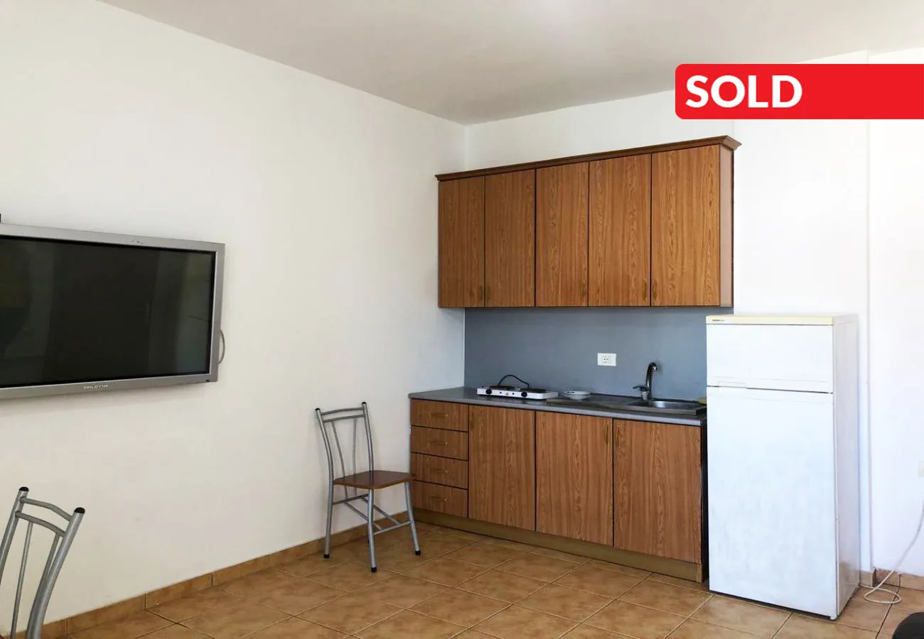 Shitet apartament 1+1, kune-shëngjin.