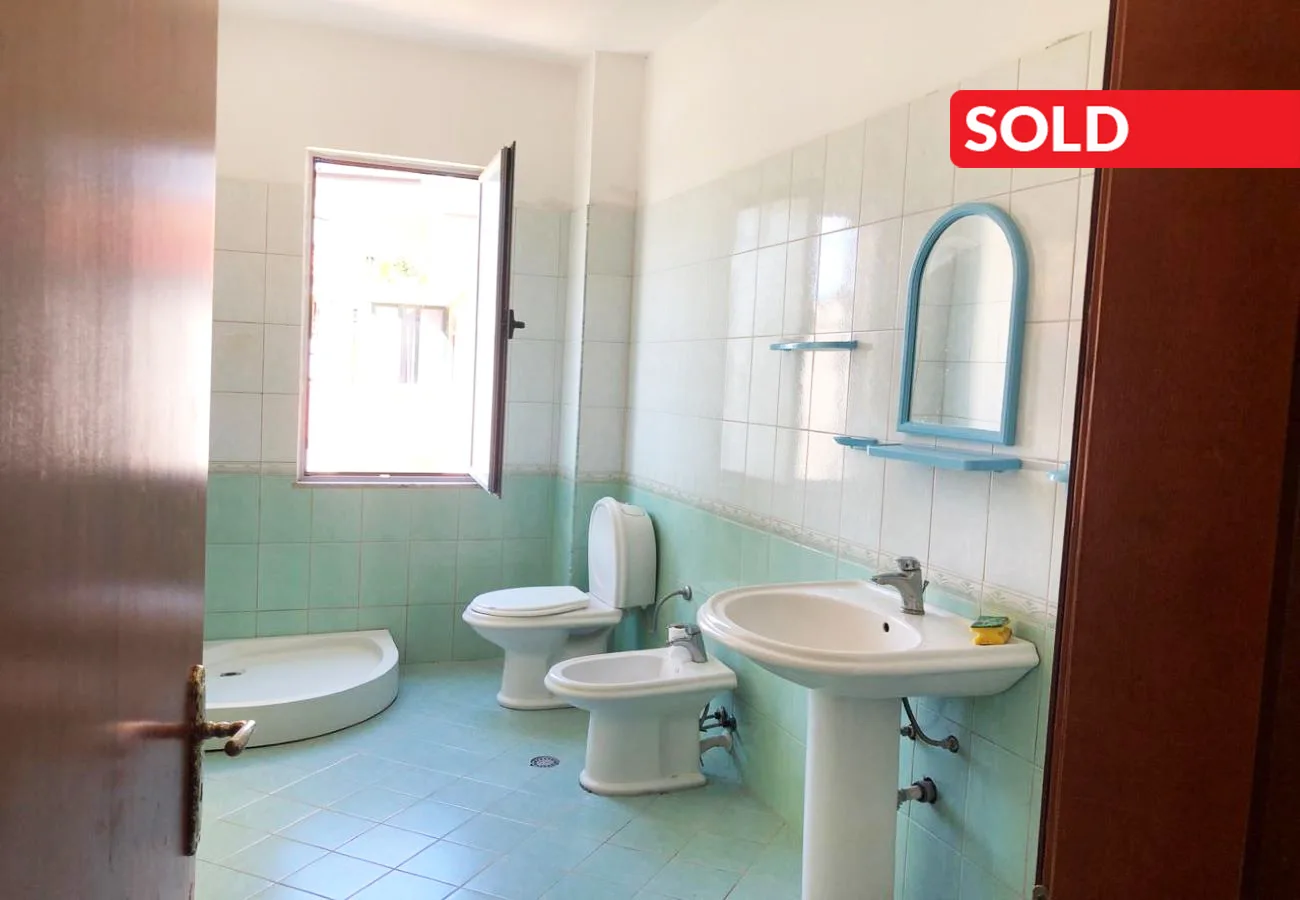Shitet apartament 1+1, kune-shëngjin.