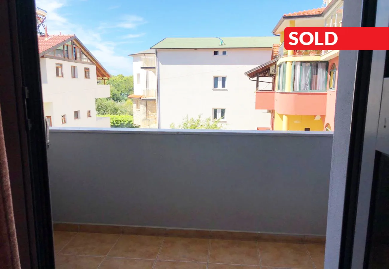 Shitet apartament 1+1, kune-shëngjin.