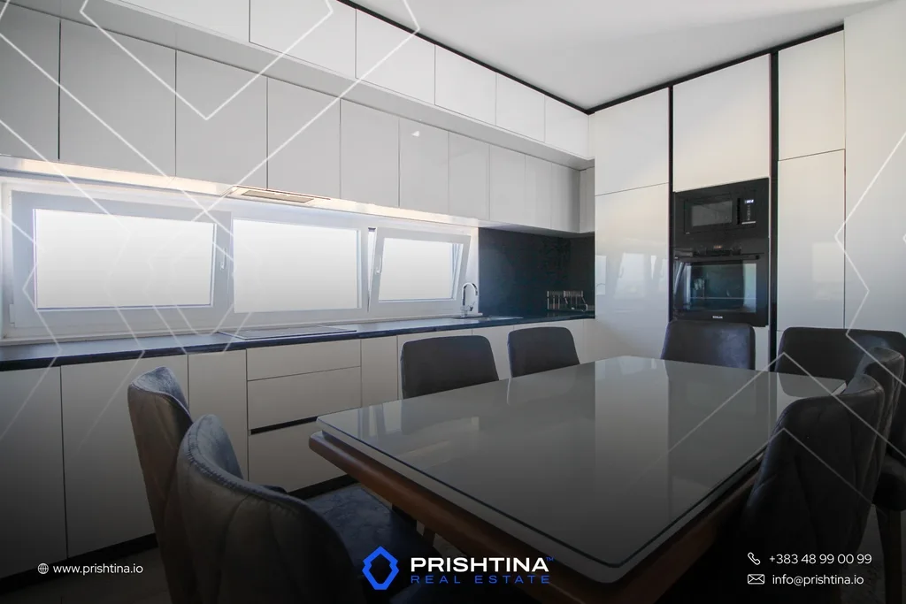 Shtëpi me qira 280m² në Dragodan