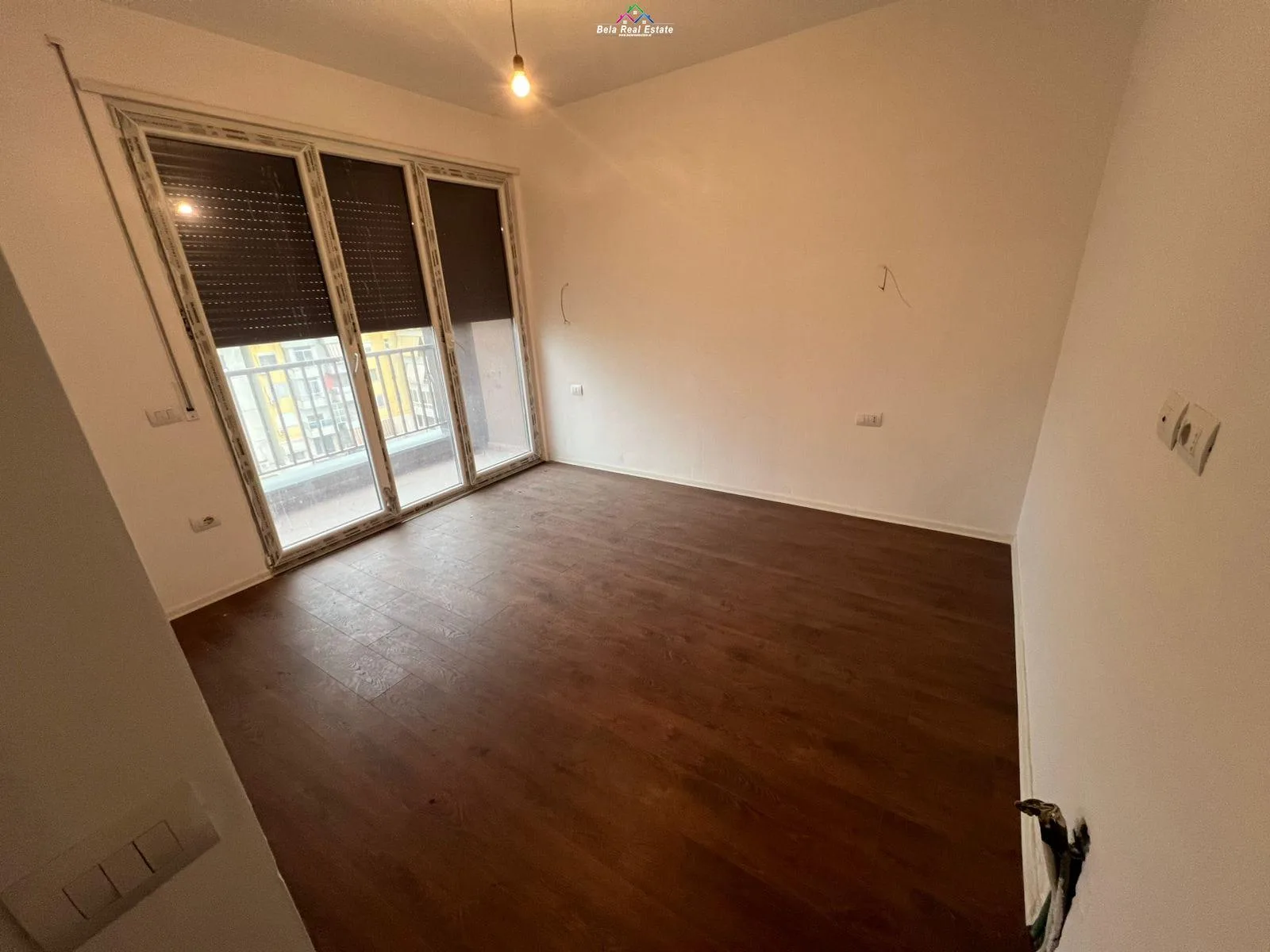 Zyre Me Qera 2+1+2 Tek Pazari i Ri (ID BZ2745) Tirane