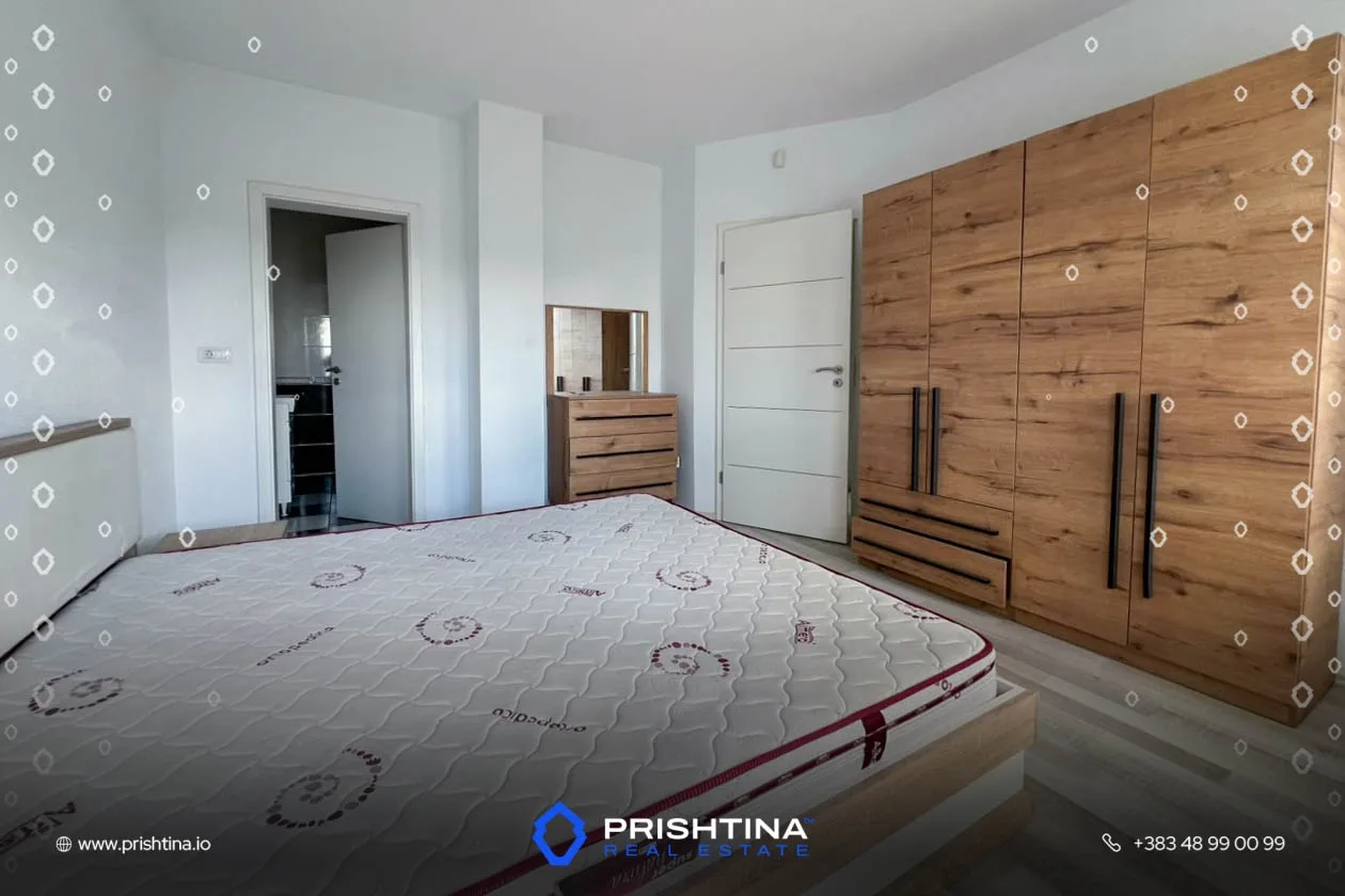 Duplex me qira 200m² + 100m² në Veternik