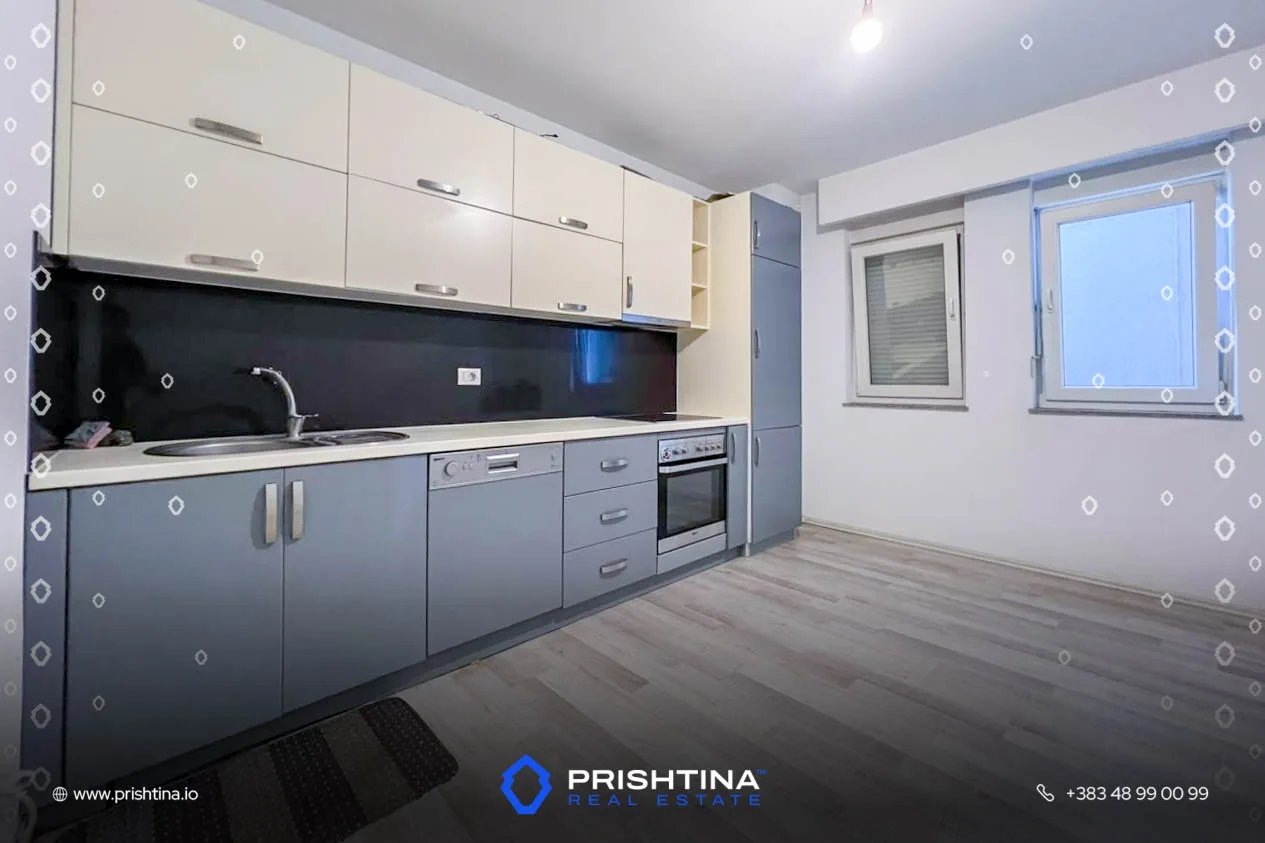 Duplex me qira 200m² + 100m² në Veternik