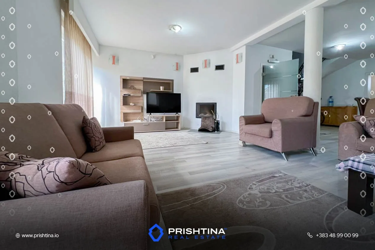 Duplex me qira 200m² + 100m² në Veternik