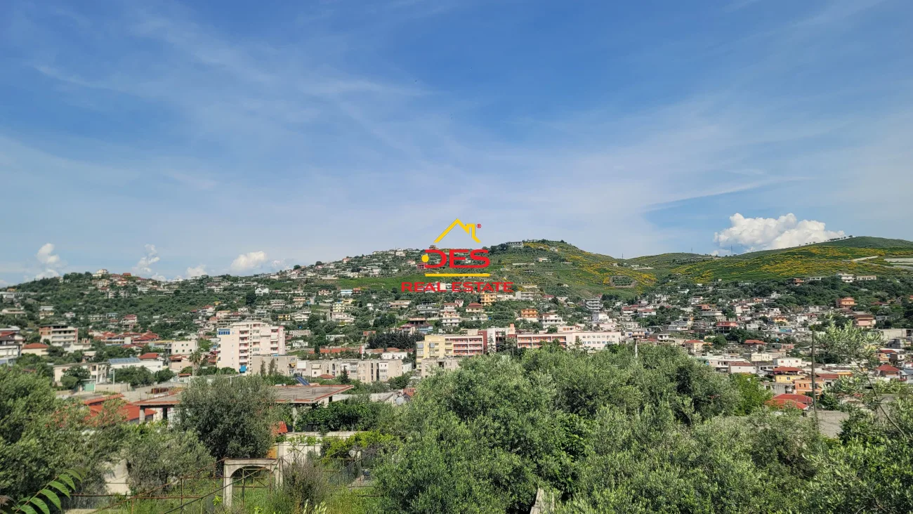 Shitet shtëpi private përball spitalit rajonal ,vlorë.