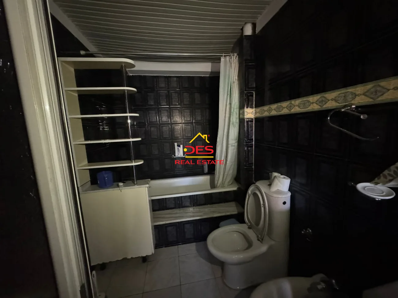 Jepet me qira apartament 3+1 tek oxhaku,tiranë!