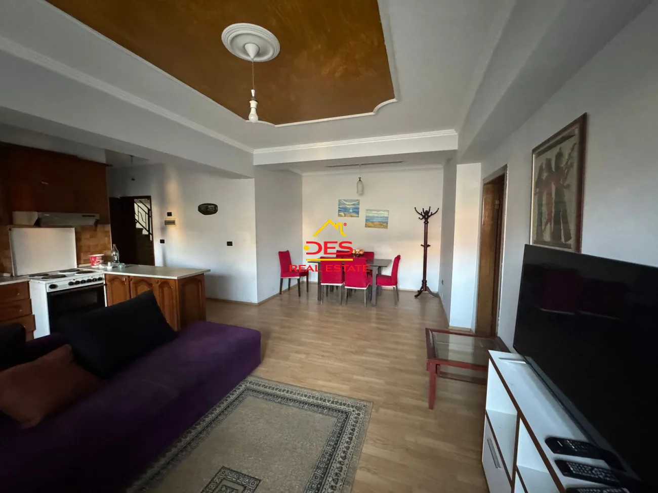 Jepet me qira apartament 3+1 tek oxhaku,tiranë!