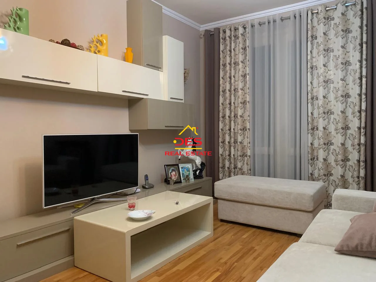 Jepet me qira super apartament 2+1 në qendër të qytetit, elbasan.