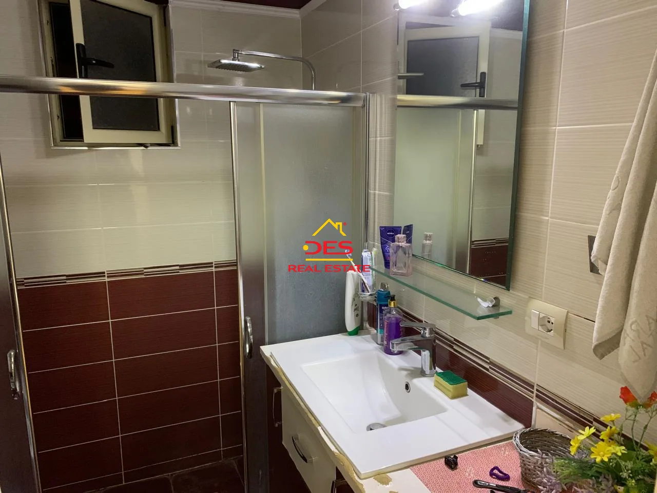 Jepet me qira super apartament 2+1 në qendër të qytetit, elbasan.