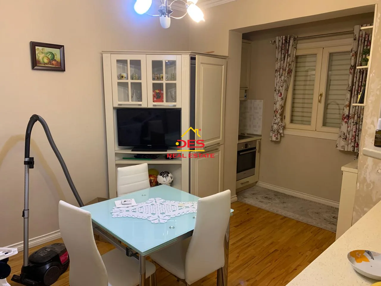 Jepet me qira super apartament 2+1 në qendër të qytetit, elbasan.