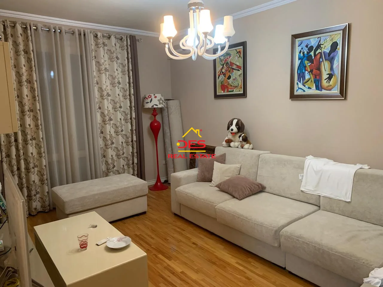 Jepet me qira super apartament 2+1 në qendër të qytetit, elbasan.