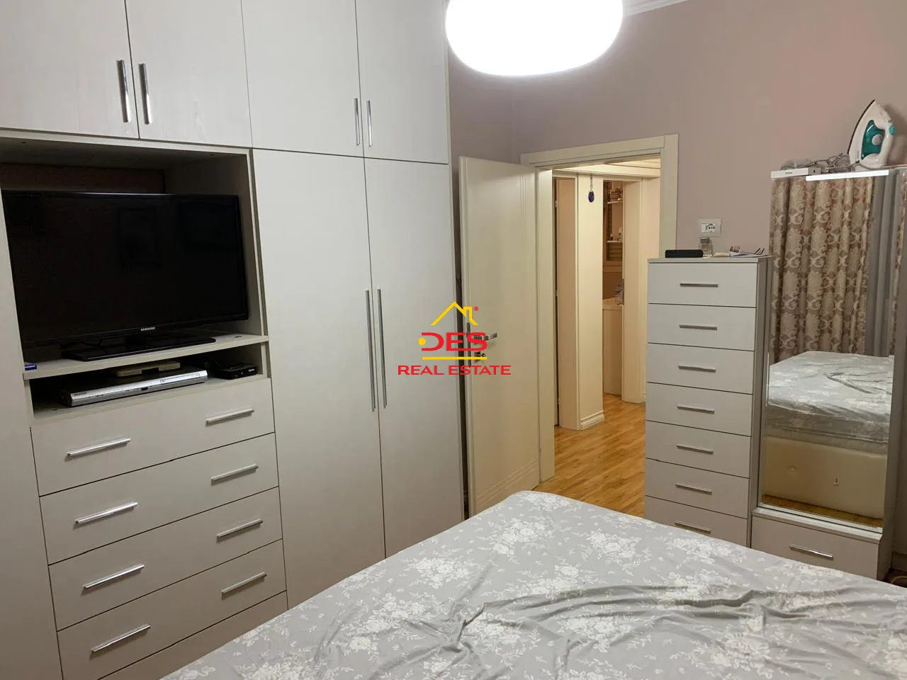 Jepet me qira super apartament 2+1 në qendër të qytetit, elbasan.