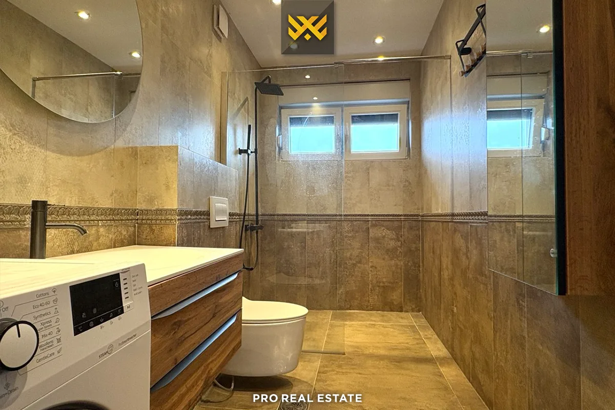 Banesë Penthouse 155m² + 70m² me #QIRA në Dragodan