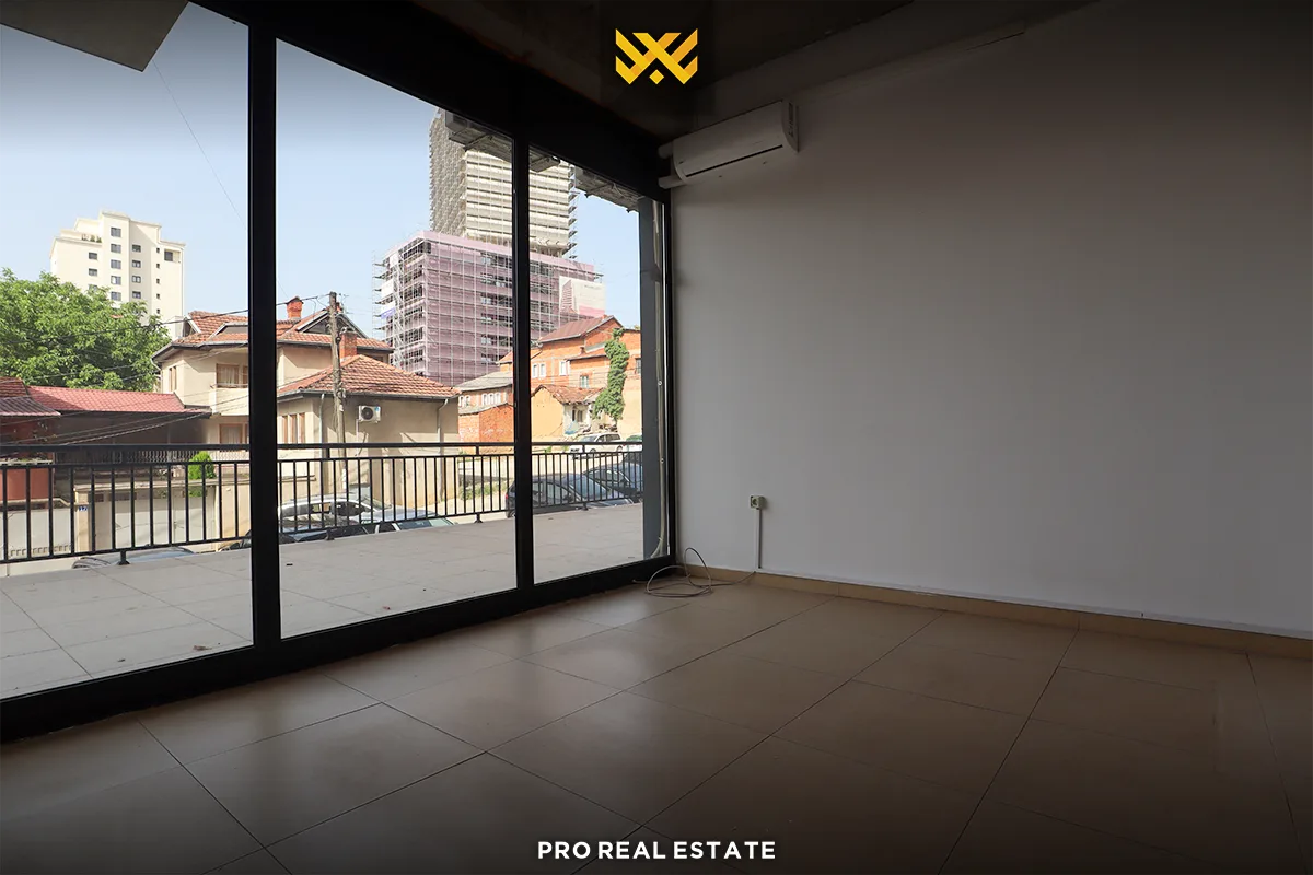 Lokal - Zyrë 85m² për #SHITJE në Lagjen e Muhaxherëve.