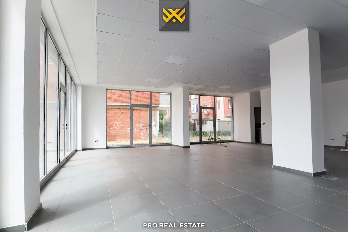 Lokal 393.23m² me #QIRA në Fushë Kosovë