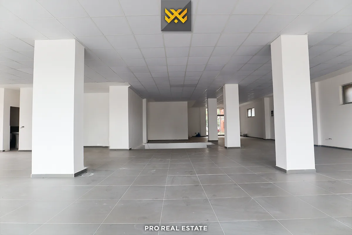 Lokal 393.23m² me #QIRA në Fushë Kosovë